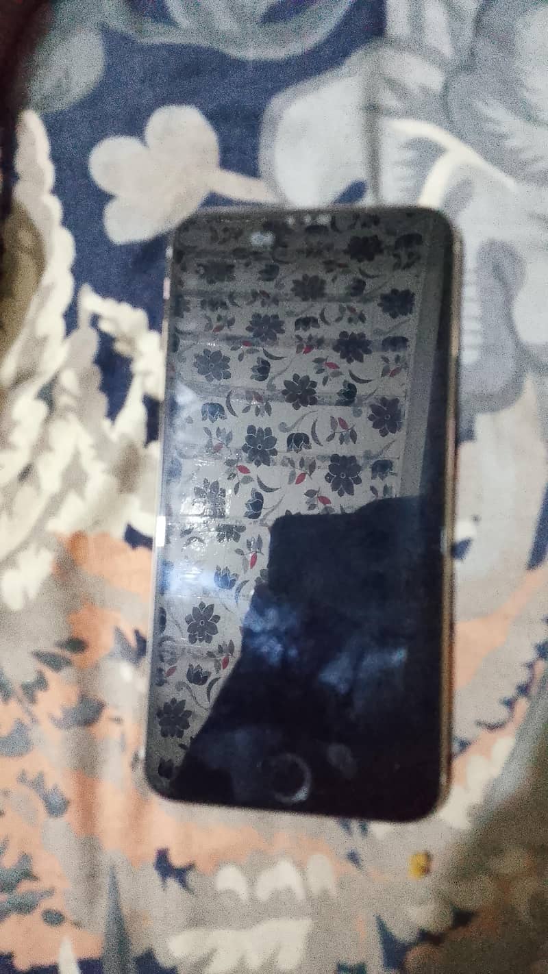 Apple iPhone 7 Plus 1