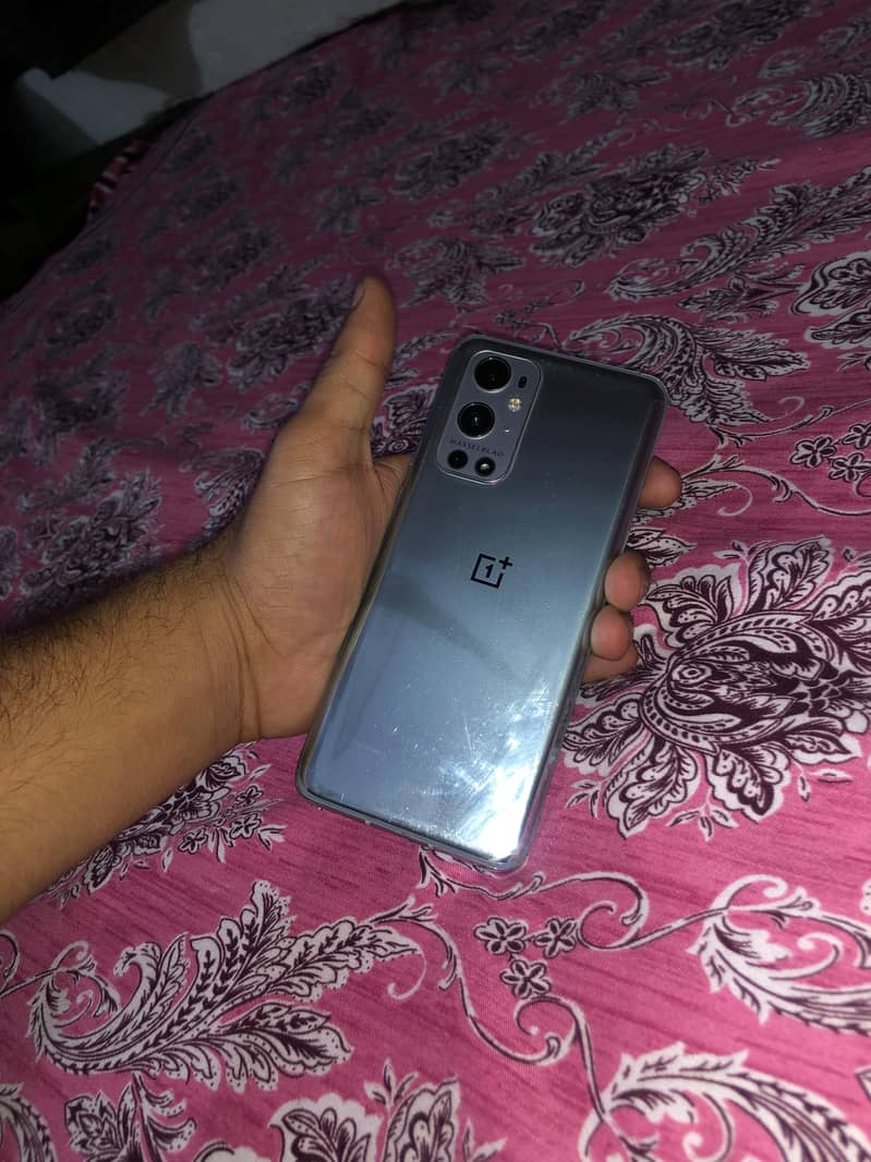 One Plus 9 Pro only 8 lines 2