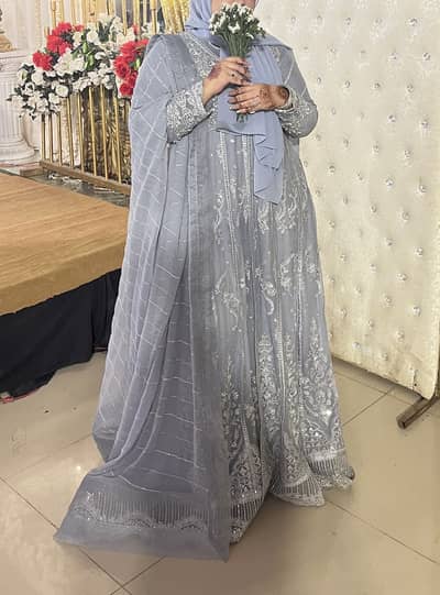 10/10 condition Marium n maria ice blue 2 piece maxi