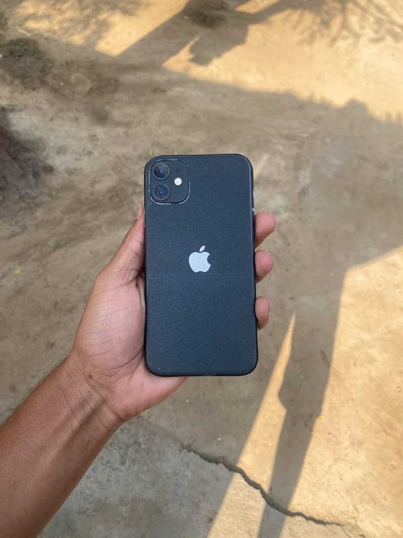 Apple iPhone 11 0