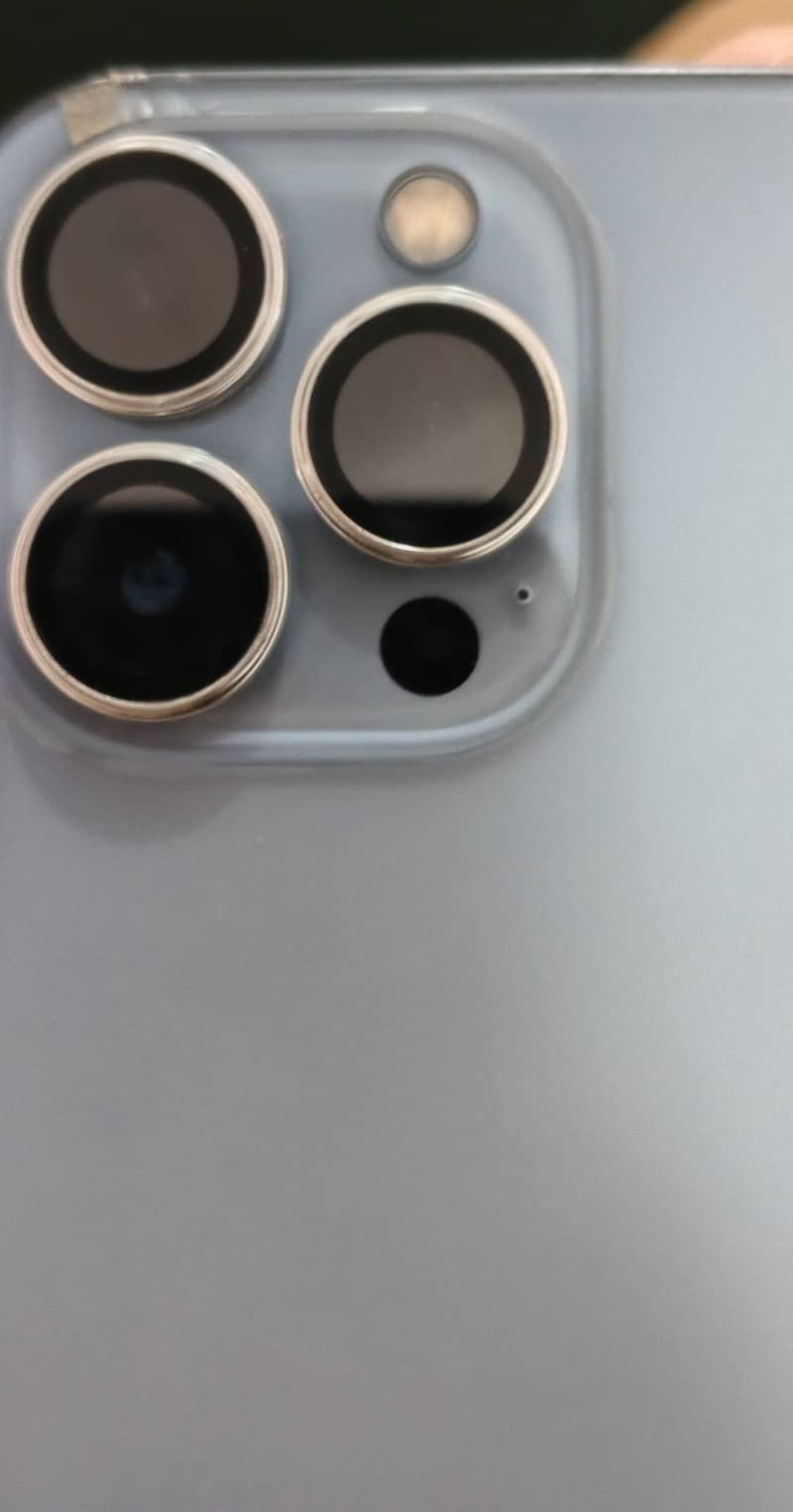 Apple iPhone 13 Pro 1