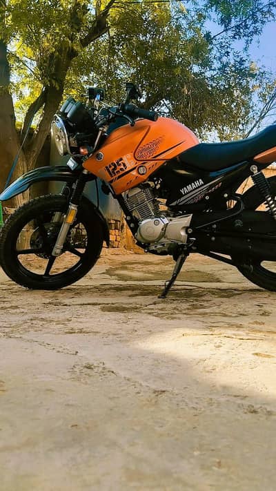 YBR 125 G