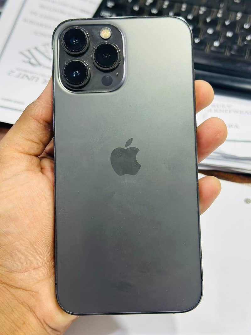 Apple iPhone 13 Pro Max 2
