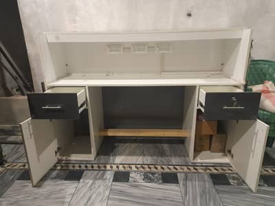 mobile phone repairing counter