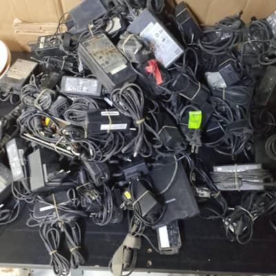 12 volts 2.5 amp DC supply mix lot.