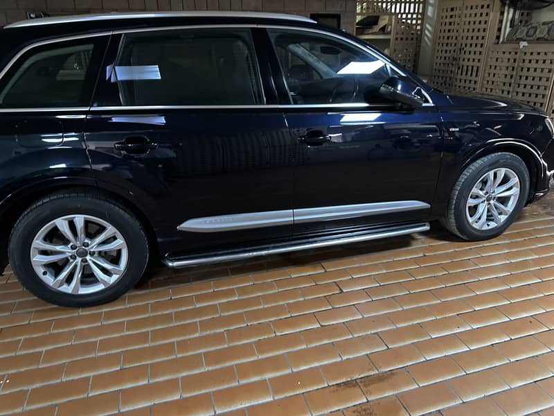 Audi Q7 8