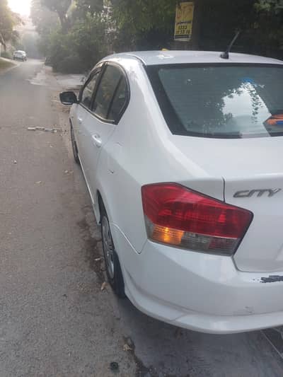 Honda City IVTEC 2014 in genuine condition