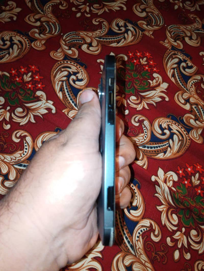 Apple iPhone 12 Pro 1