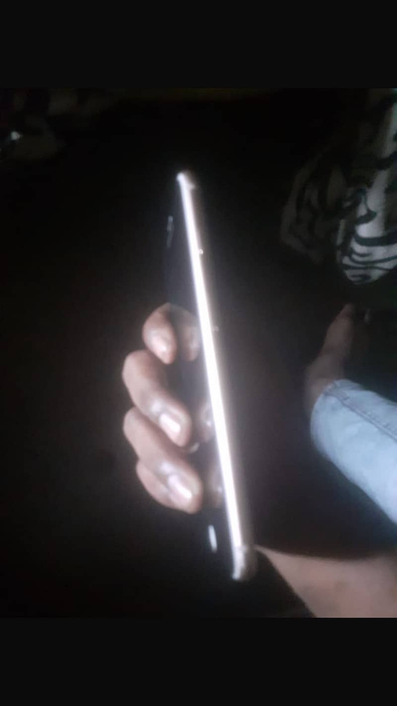 Apple iPhone 8 4