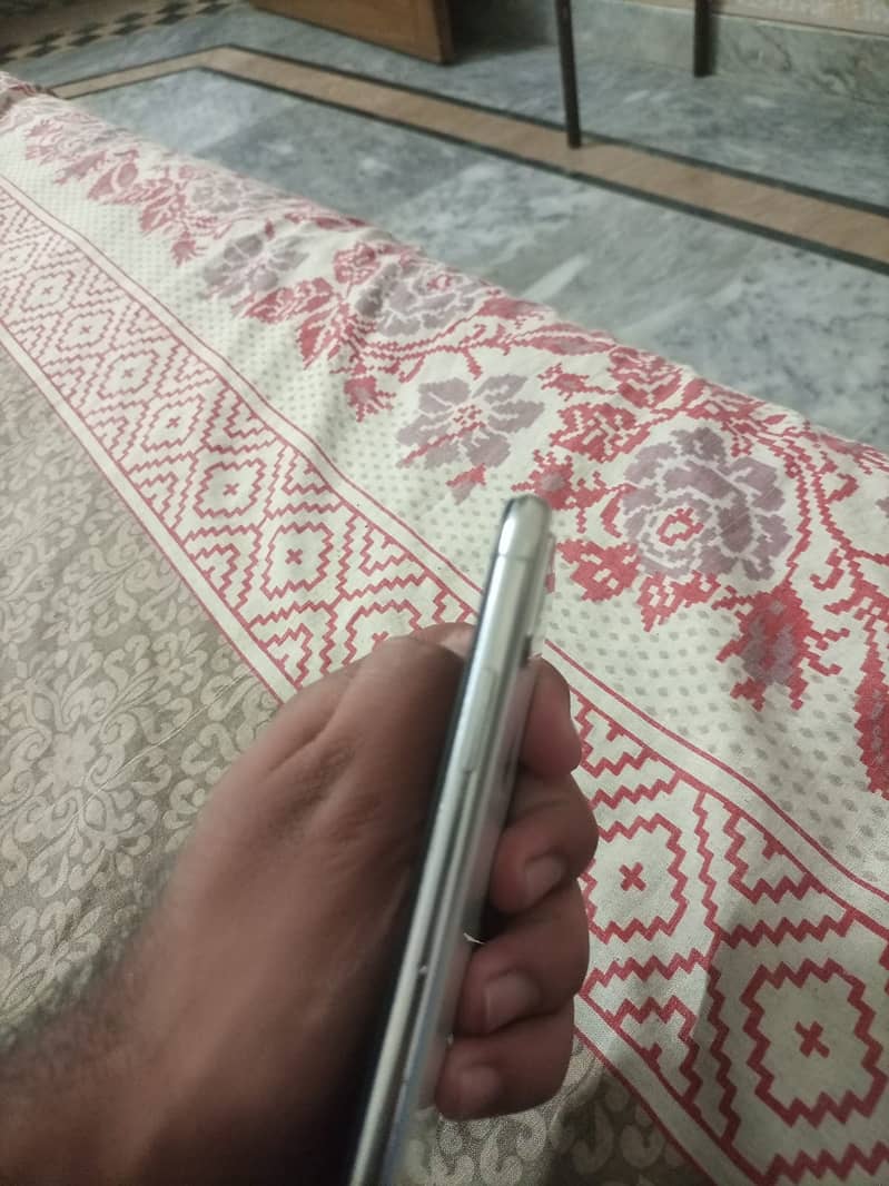 Apple iPhone X 1