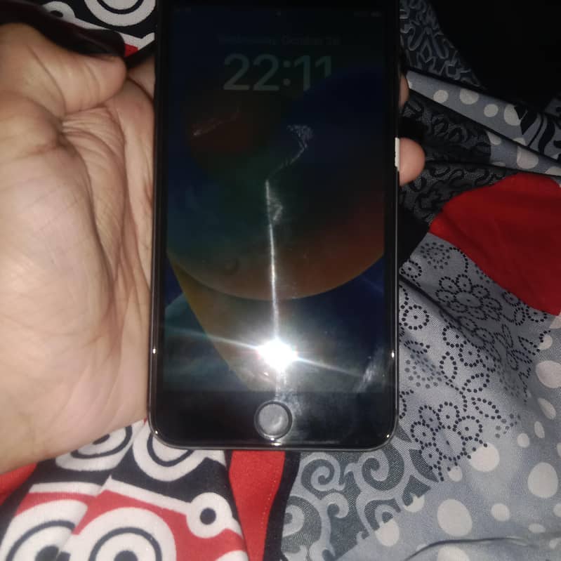 Apple iPhone 8 Plus 3