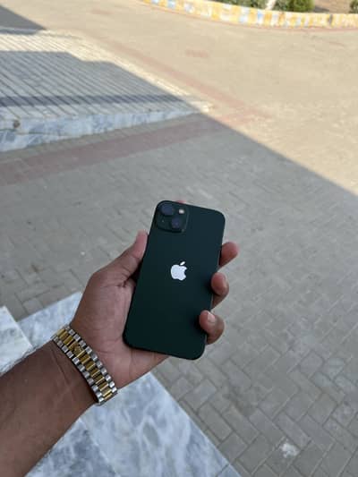 Apple iPhone 13