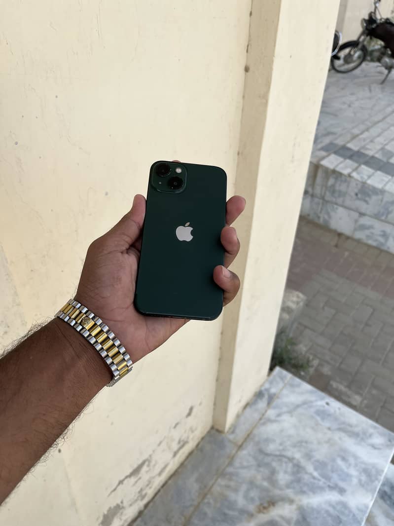 Apple iPhone 13 6