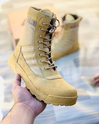 •  Material: Synthetic Leather •  Pattern: Plain