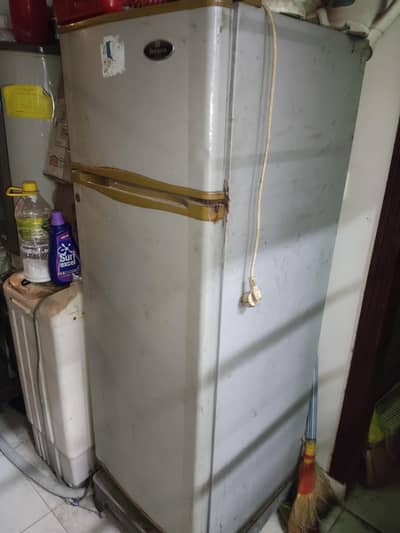 dawlance old fridge in working condition