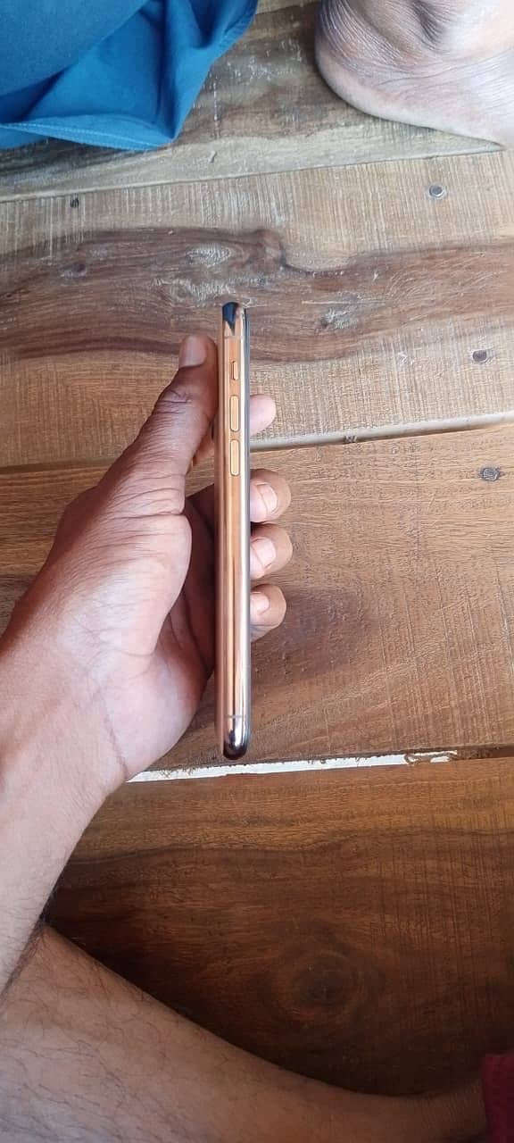 Apple iPhone 11 Pro 6