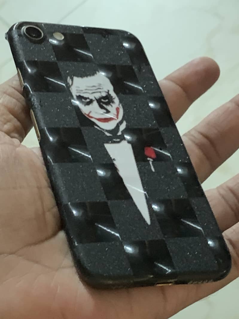 Apple iPhone 7 0