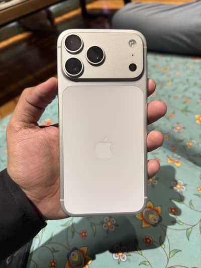 Apple iPhone 17 Pro Max Sliver 256gb 97% BH Pta Approved with box