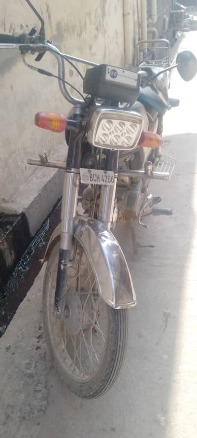 Union star 70 cc 2016 model in running condition black color everythi