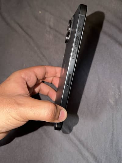 iPhone 15 Pro Max(read description)