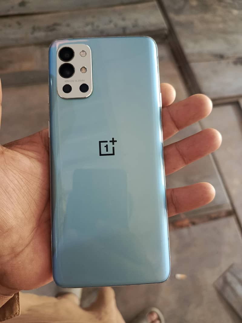One Plus 9R 1