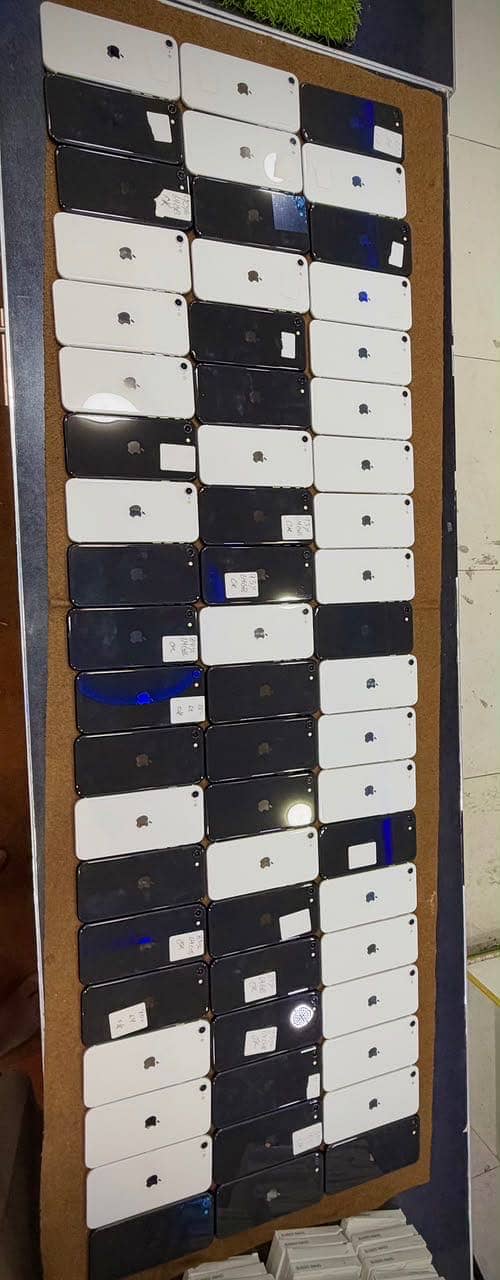 Apple iPhone SE 0