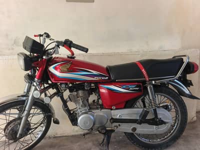 Honda 125 urjnt far sale condition 10 by 10 contact number 03705639113