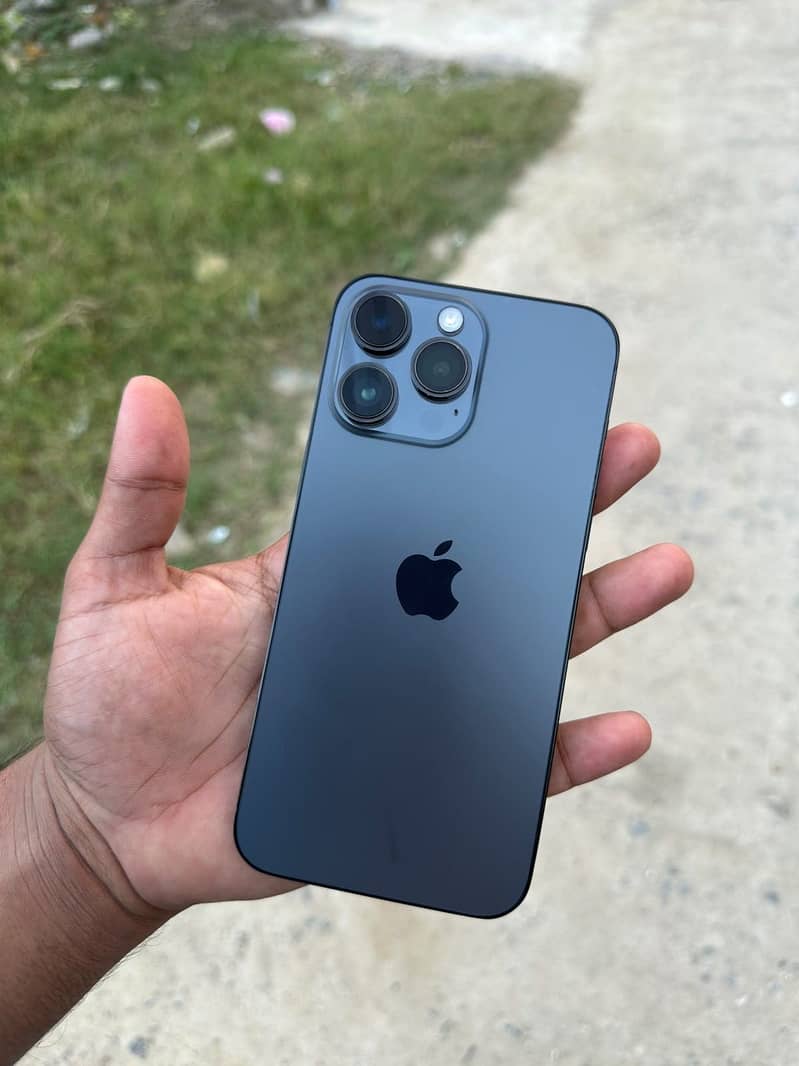 Apple iPhone 14 Pro Max 1