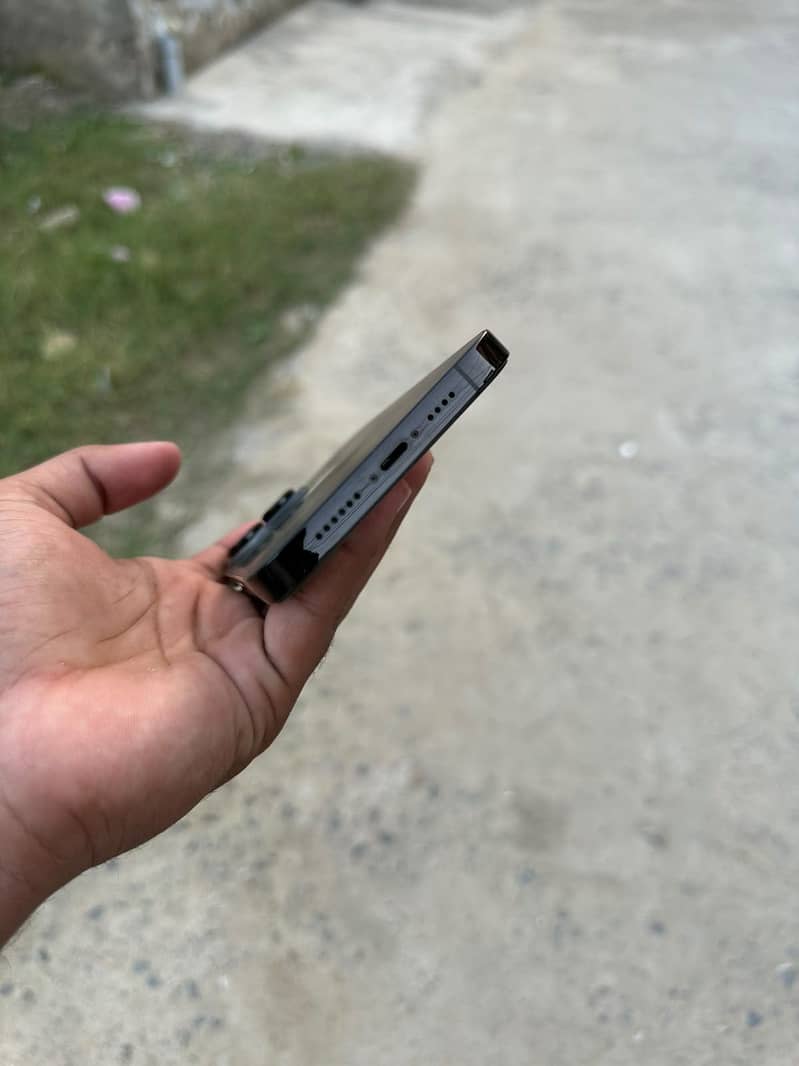 Apple iPhone 14 Pro Max 2