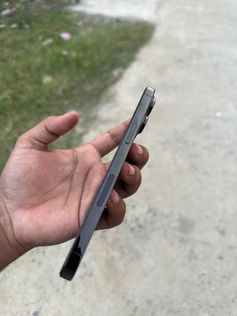 Apple iPhone 14 Pro Max 3