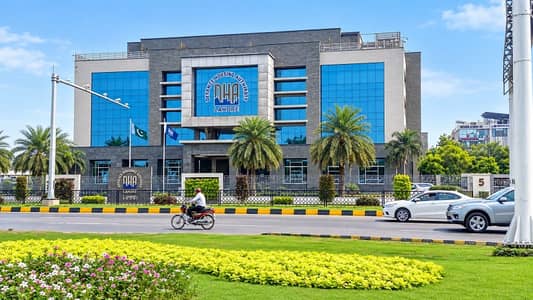 4 Marla 3rd floor with elevator For Rent ideal location for multinational companies and others Office