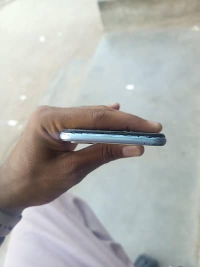 Vivo Y20 with box