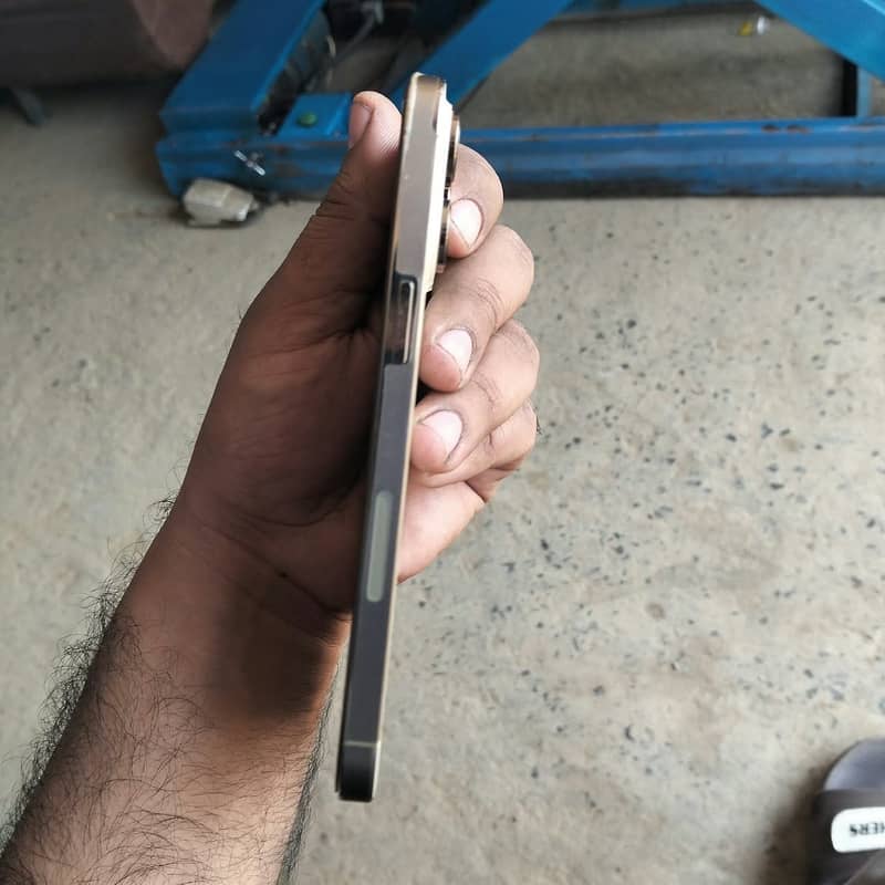 Apple iPhone 14 Pro Max 2