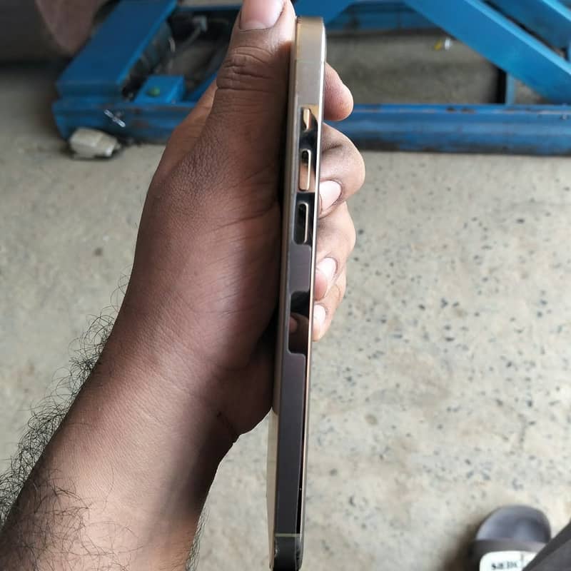Apple iPhone 14 Pro Max 3