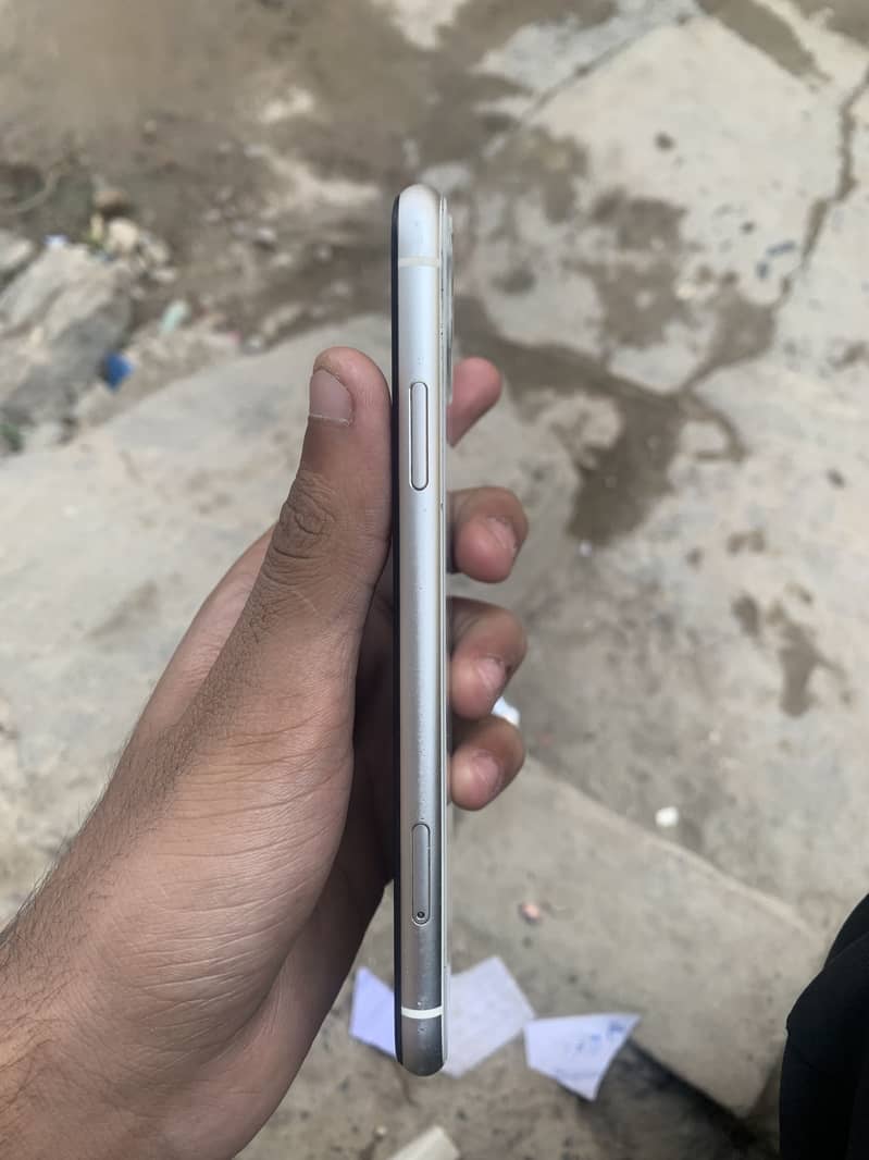 Apple iPhone 11 2