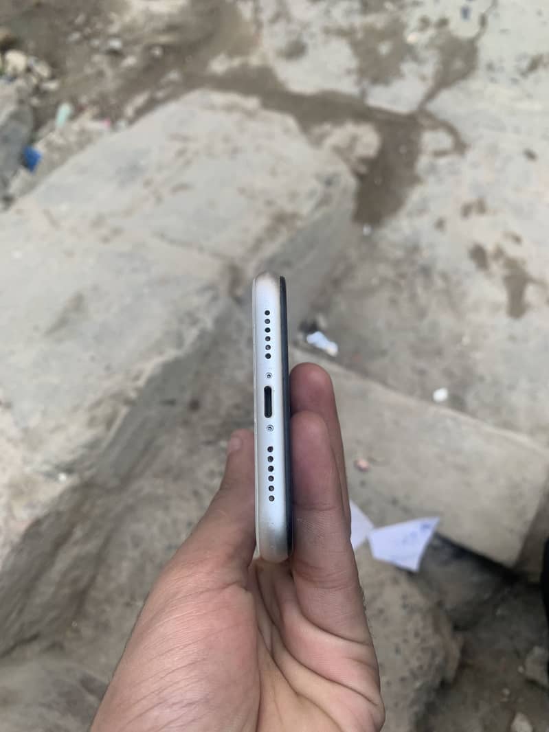 Apple iPhone 11 5