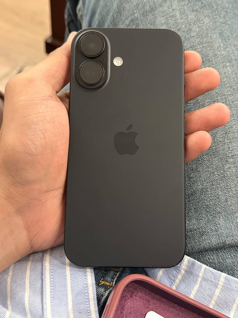 Apple iPhone 16 1