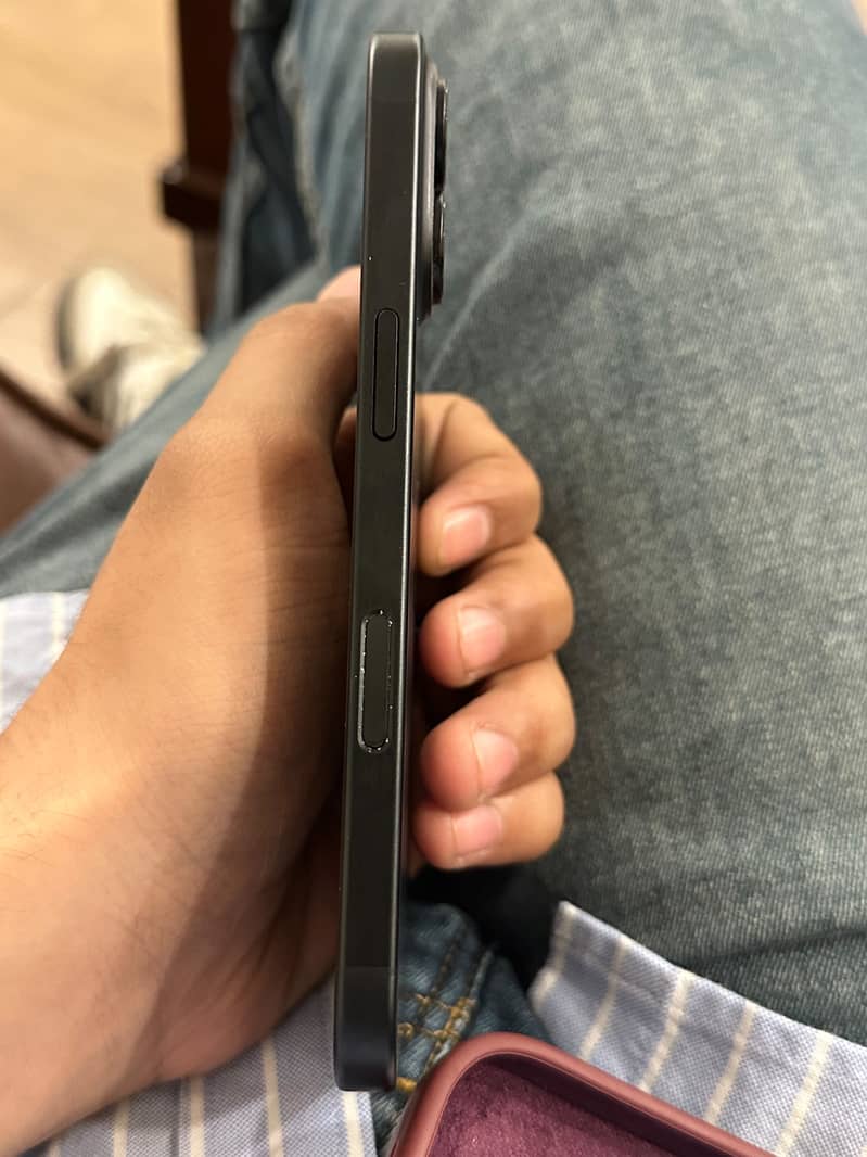 Apple iPhone 16 2