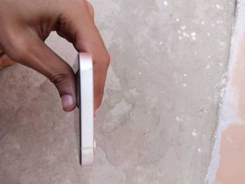 Apple iPhone 12 5