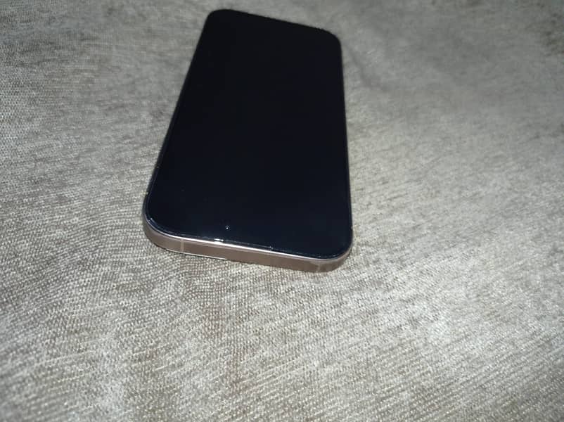 Apple iPhone 16 Pro 5