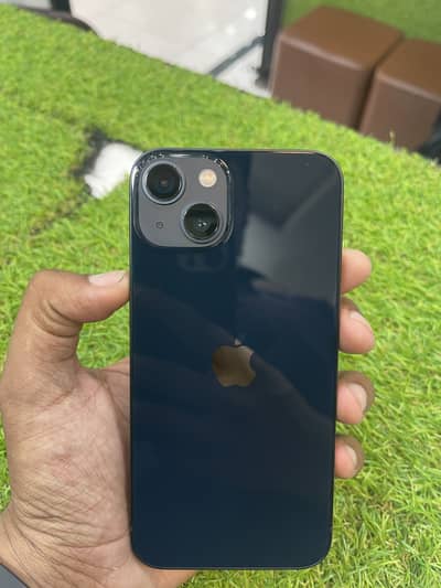 Apple iPhone 13