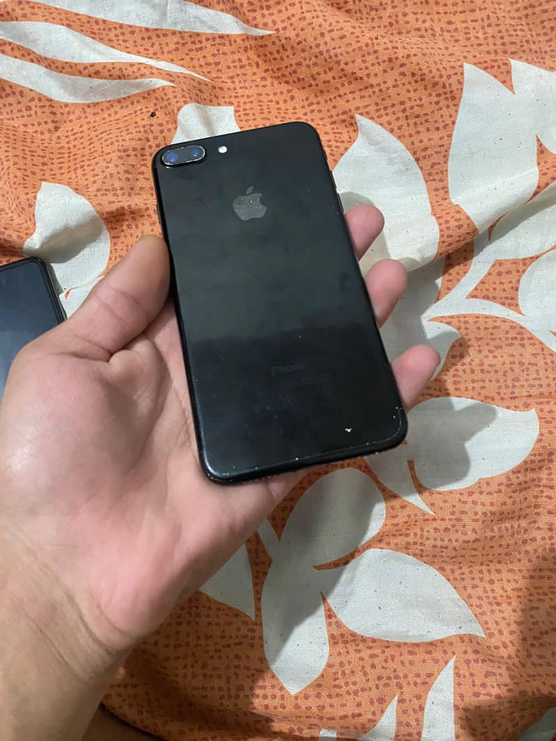 Apple iPhone 7 Plus 1