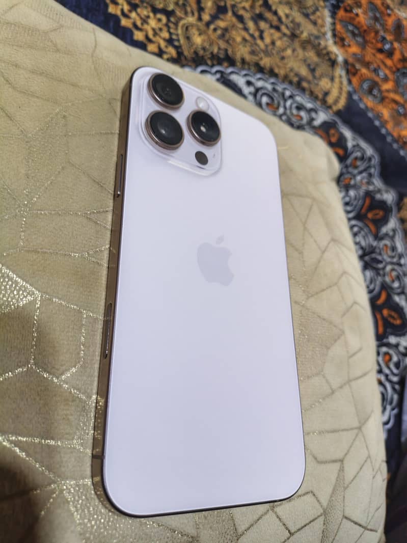Apple iPhone 16 Pro Max 0