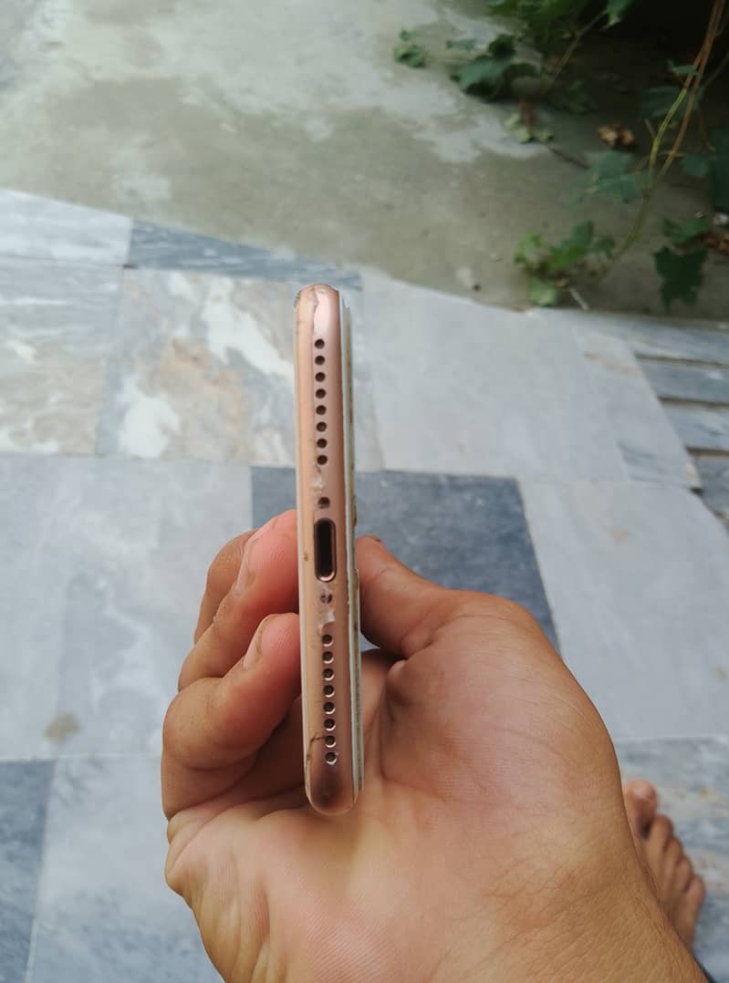 Apple iPhone 8 Plus 7