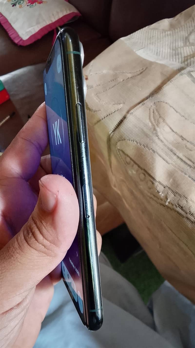 Apple iPhone 11 Pro 1