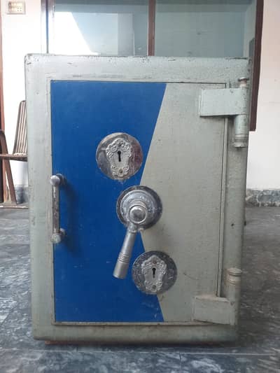 Safe iron body