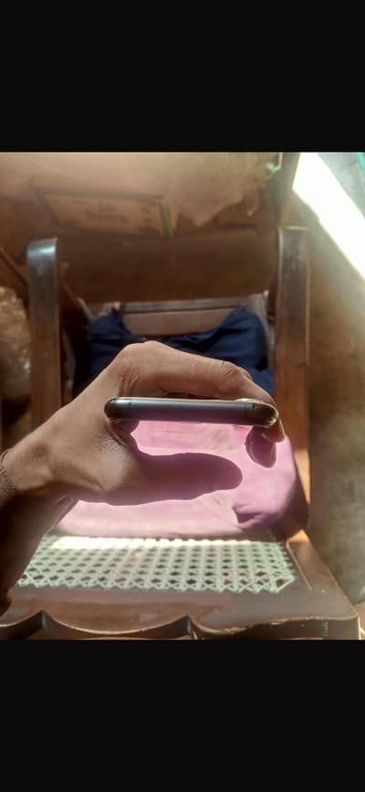 Apple iPhone 11 Pro 256 GB factory Unlock 10/9.5