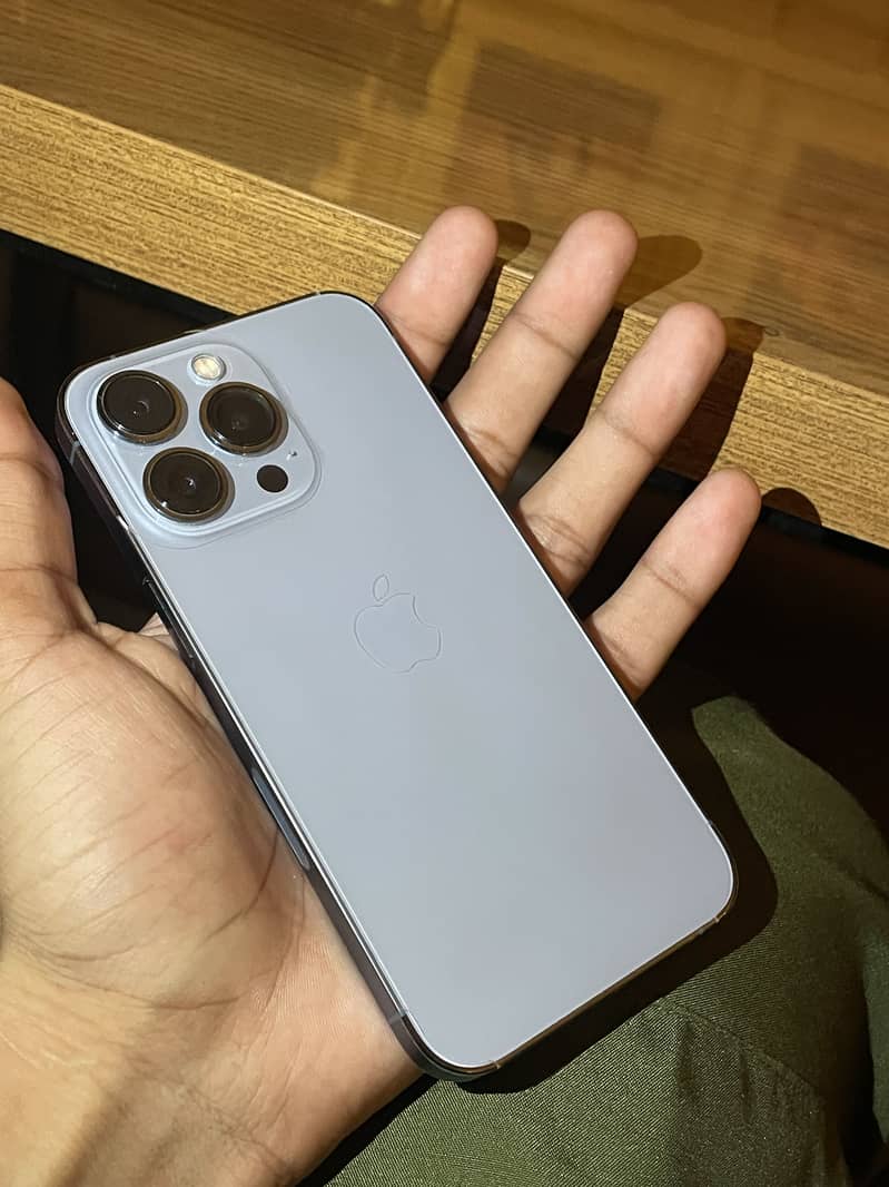 Apple iPhone 13 Pro 1