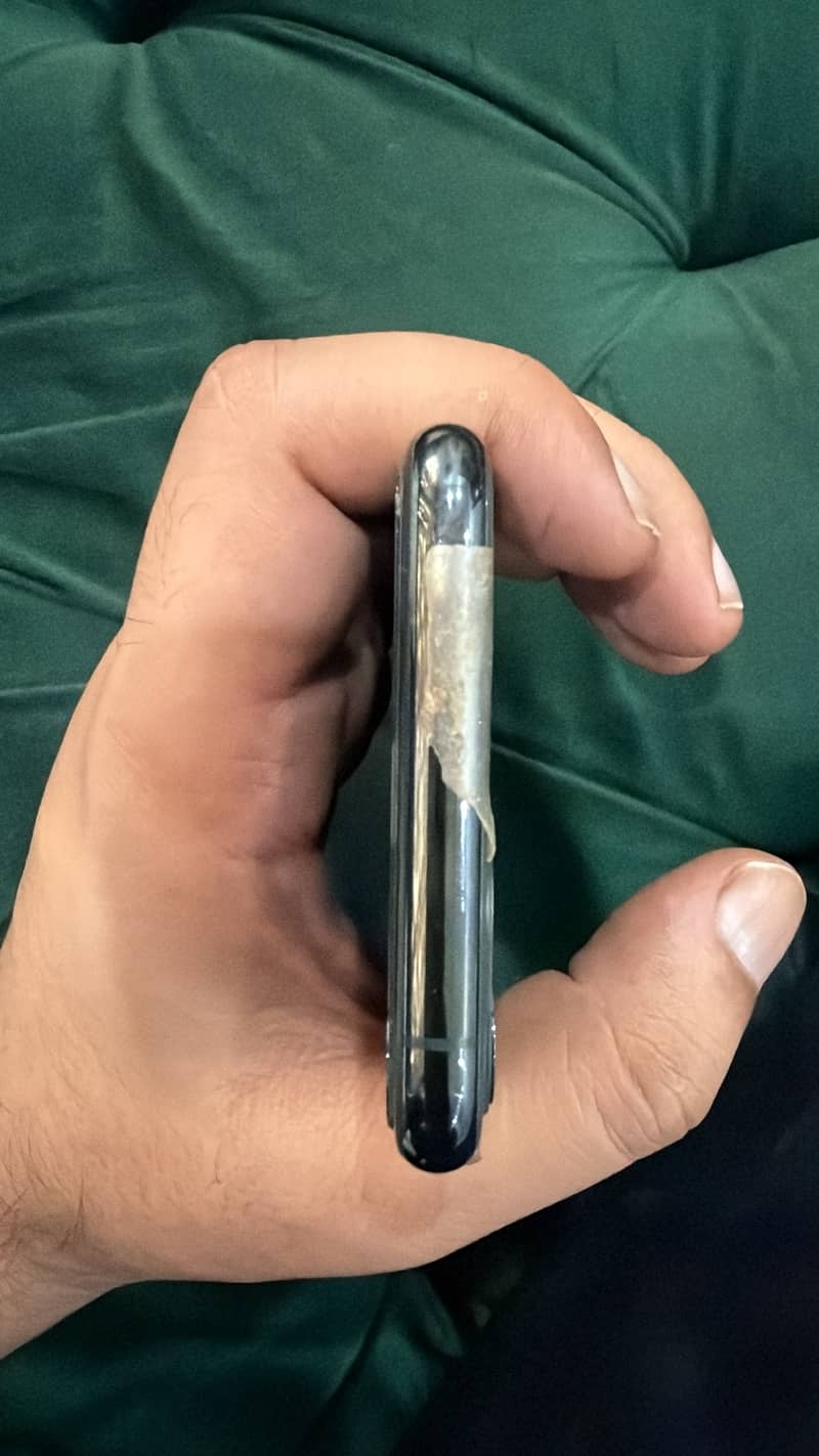 Apple iPhone 11 Pro 1