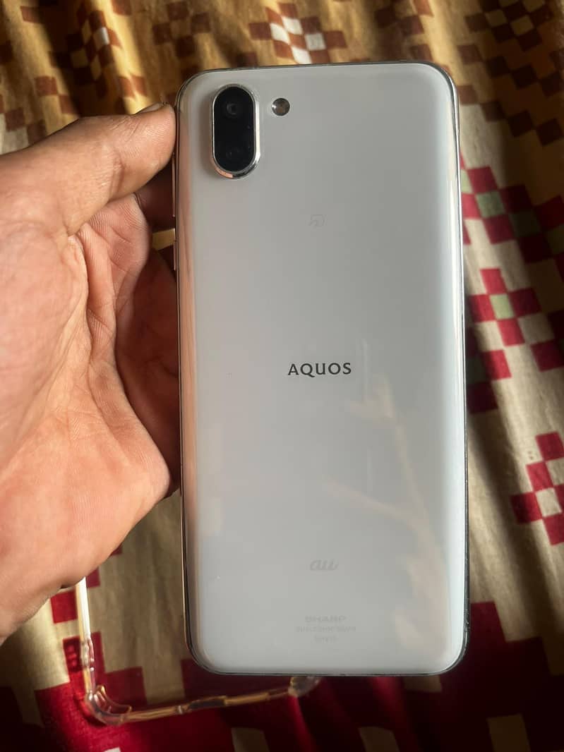 Sharp Aquos R2 1